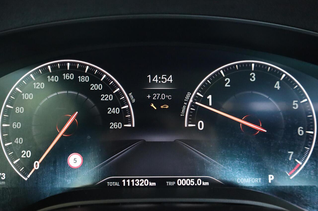 BMW 5-SERIE Sedan 520i | M Sportpakket | Park Assistant Pack | Parking Pack | Audio Media Pack