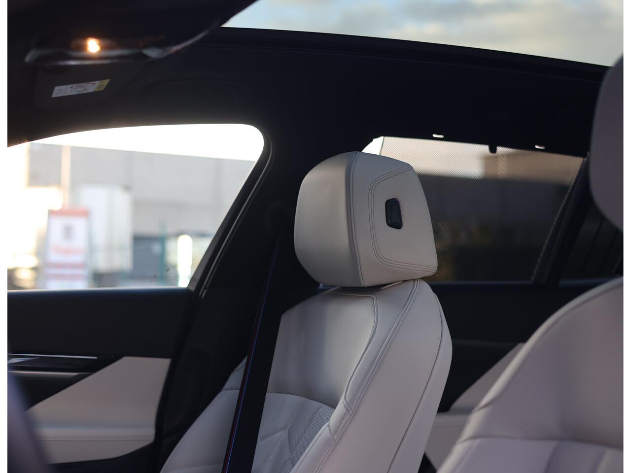 BMW 5-SERIE 550e Touring xDrive | Carbonzwart - Bow&Wil - Trekhaak