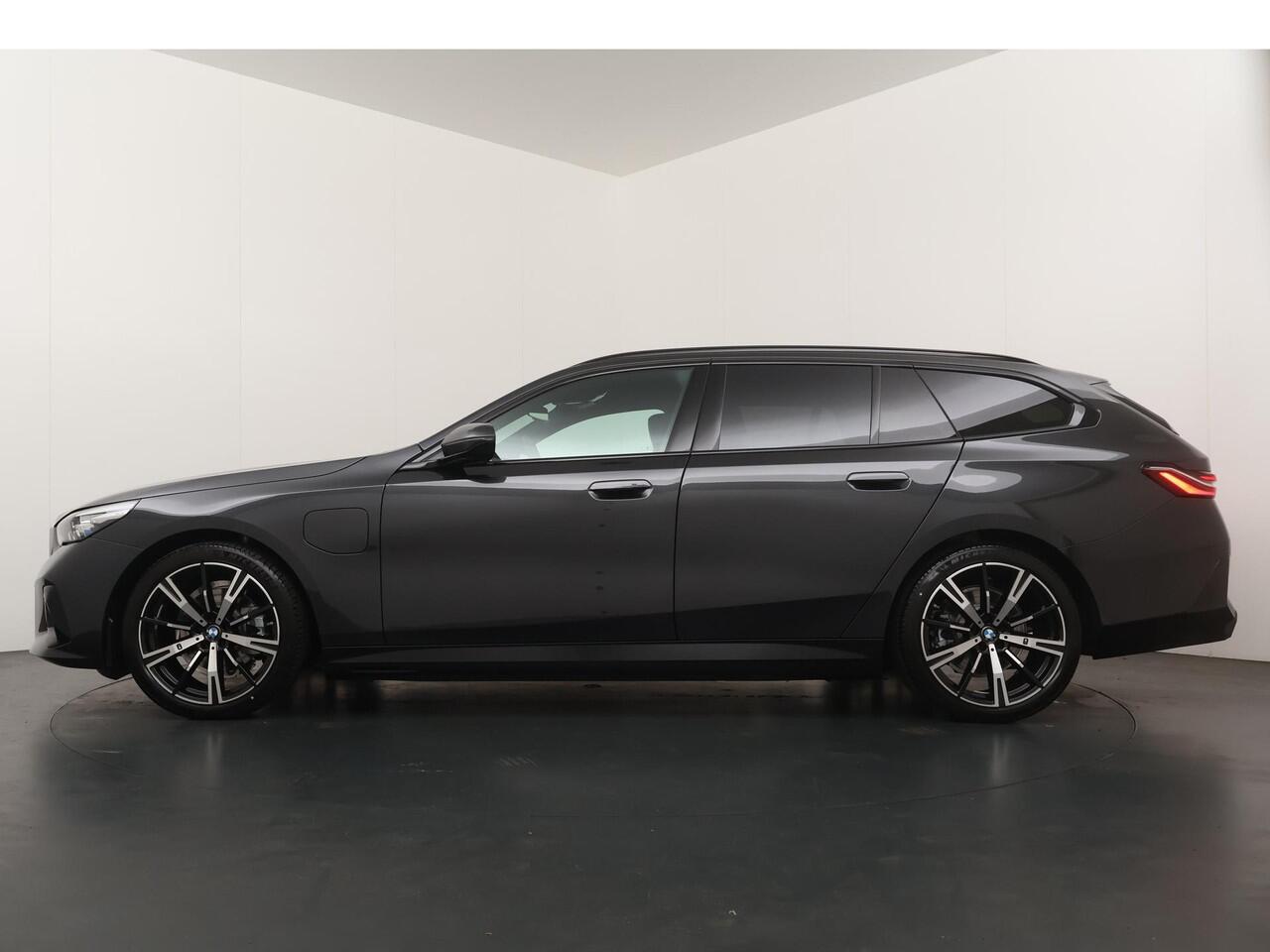 BMW 5-SERIE Touring 530e | M Sportpakket | Trekhaak |