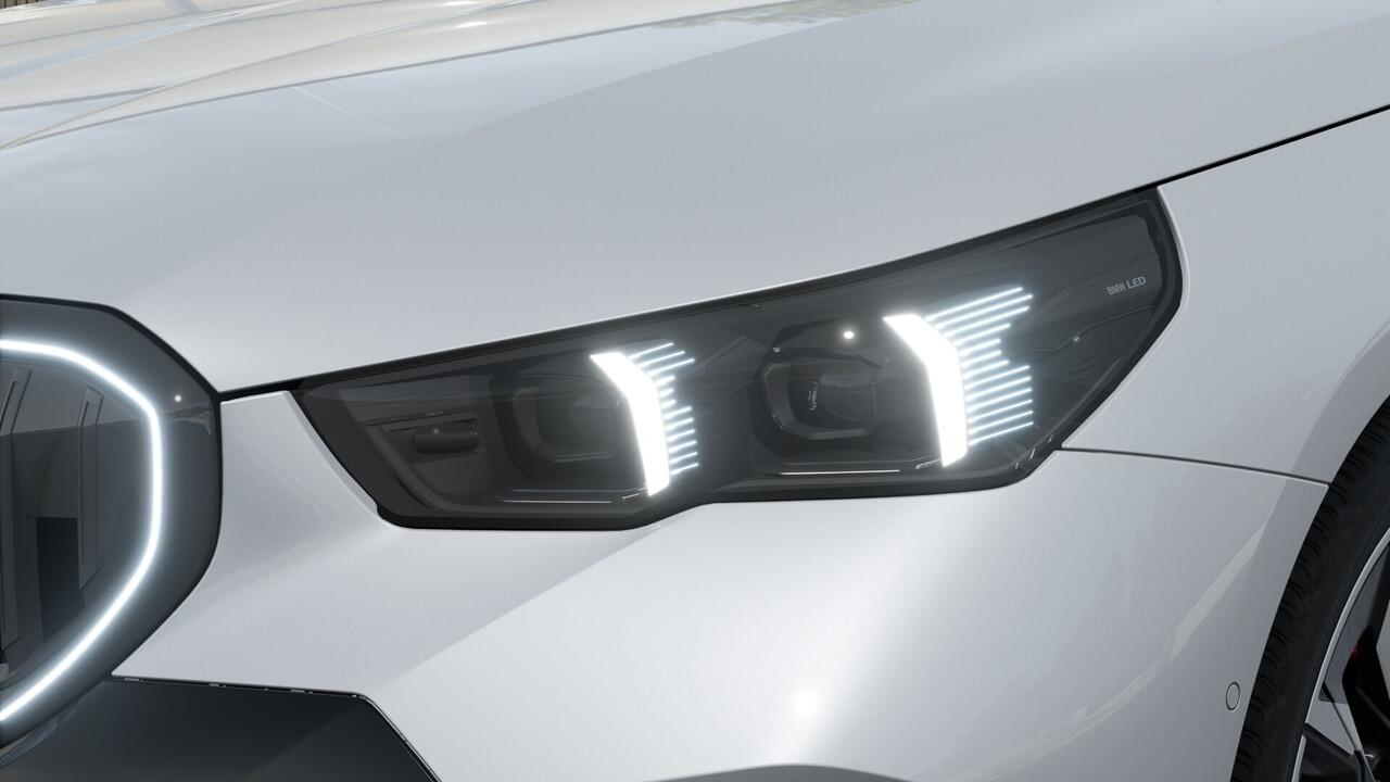 BMW 5-SERIE 530e M Sport Automaat / Panoramadak / Bowers & Wilkins / Adaptieve LED / Stoelventilatie / Parking Assistant Plus / Stoelventilatie / Comfort Access