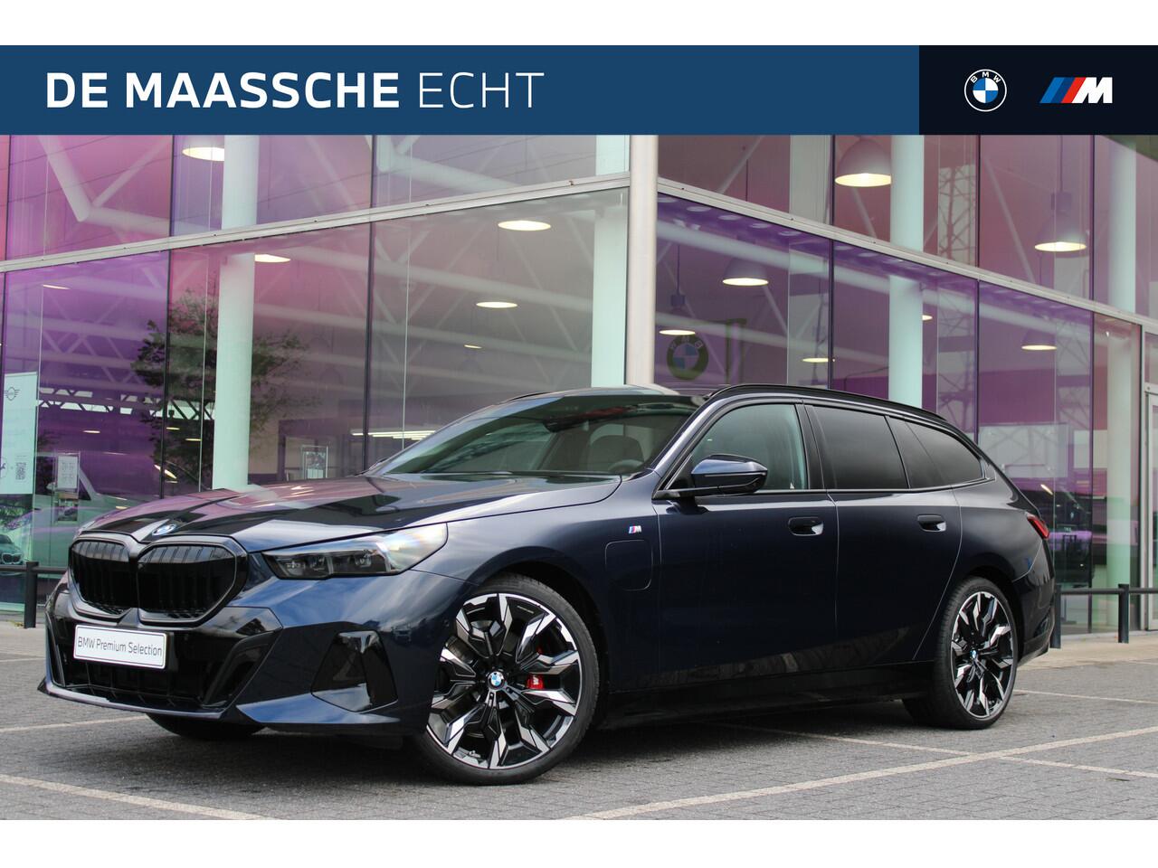 BMW 5-SERIE Touring 530e M Sport Automaat / Panoramadak / Trekhaak / Bowers & Wilkins / Adaptief onderstel professional / Parking Assistant Professional / Stoelventilatie