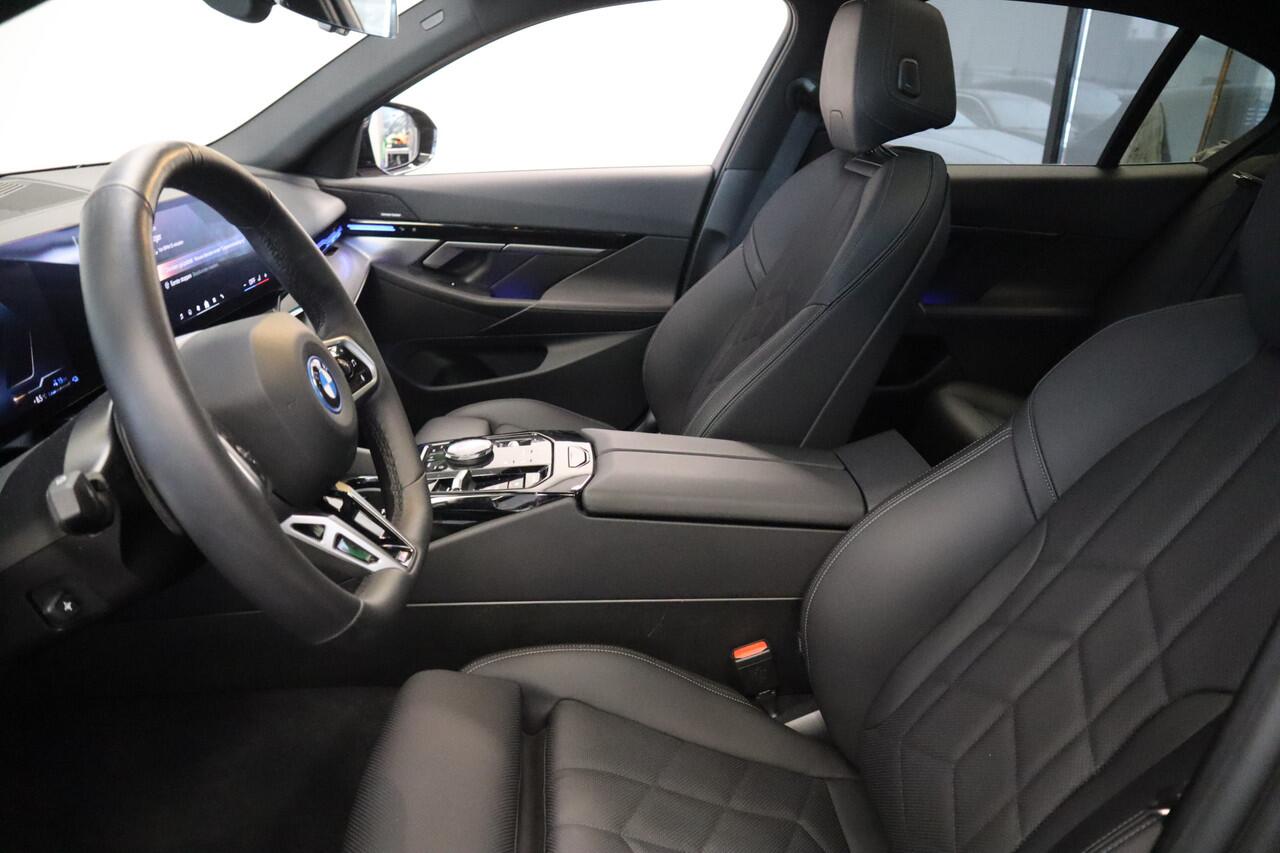 BMW 5-SERIE 530e M Sport Edition Panoramadak Head-up Harman/Kardon