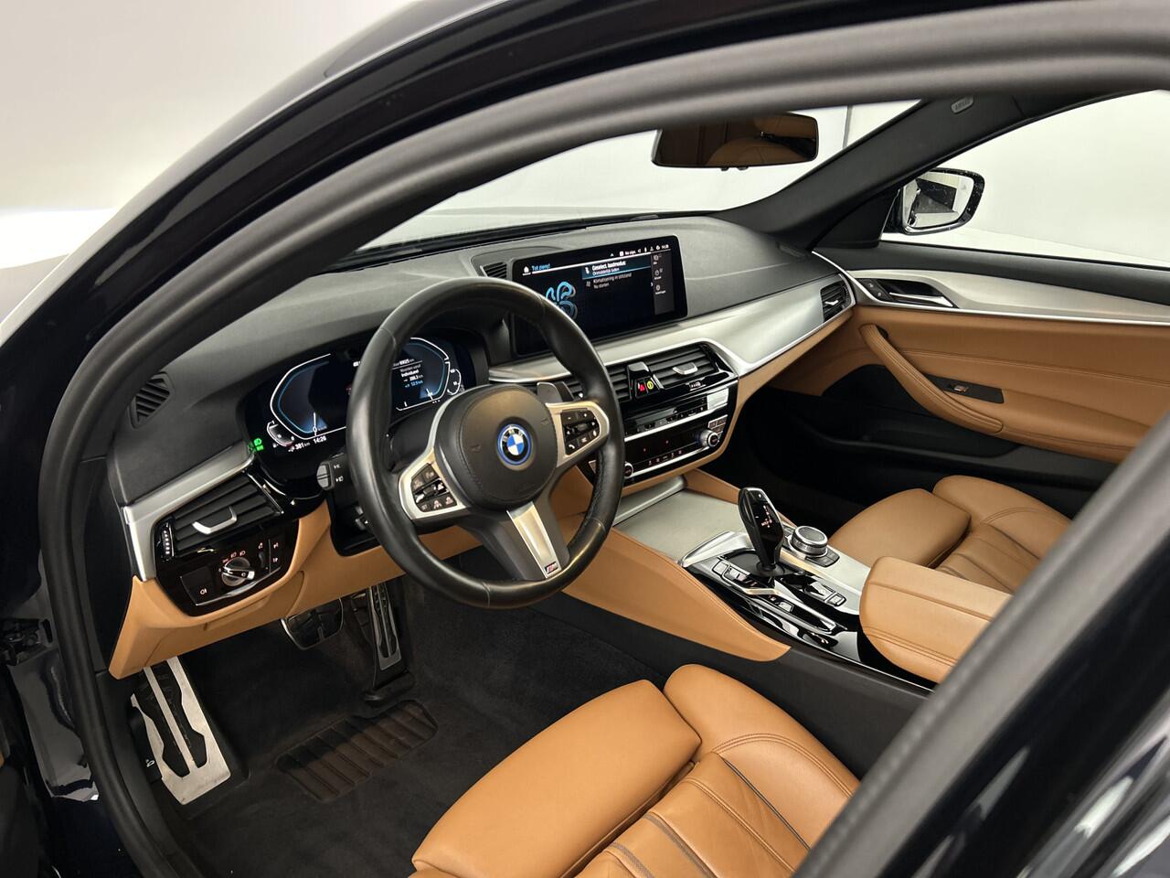 BMW 5-SERIE 545e 6 Cillin 286 PK XDrive M-Sport Schuif-dak/M-Remm/Laser/20LMV