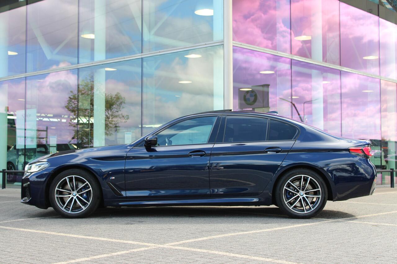BMW 5-SERIE 530i High Executive M Sport Automaat / Schuif-Kanteldak / Trekhaak / Laserlight / M Sportonderstel / Live Cockpit Professional