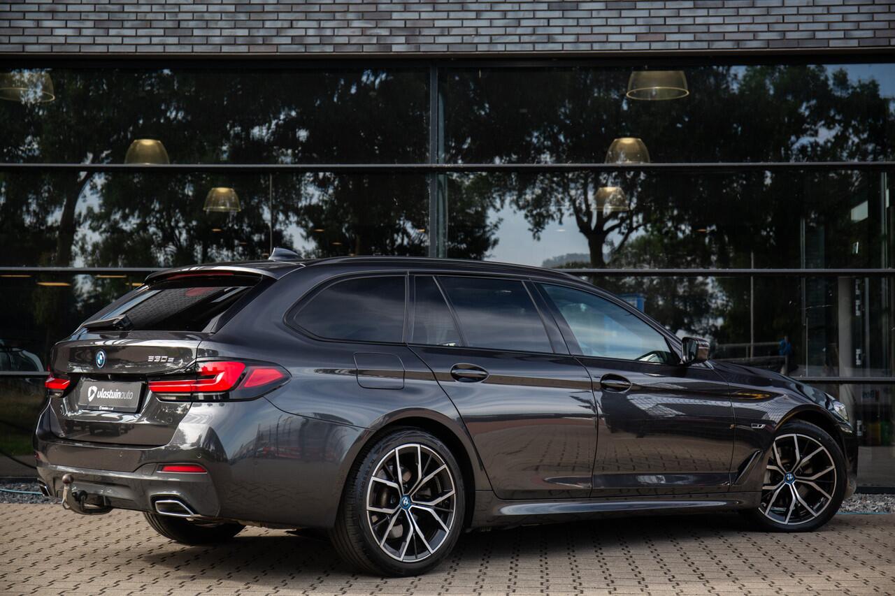 BMW 5-SERIE Touring 530e High Executive M-Sport , Panoramadak, Harman/Kardon, Adaptive cruise, Trekhaak