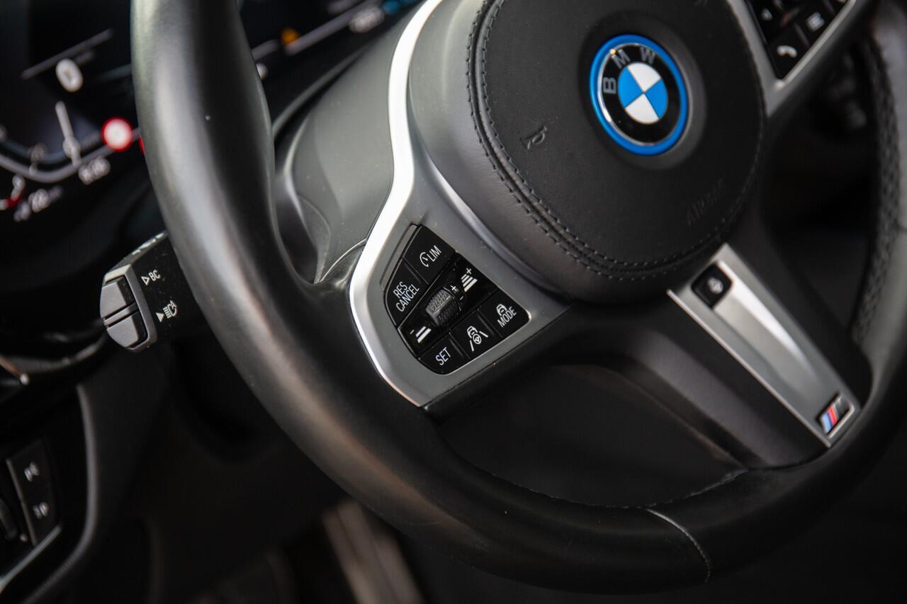 BMW 5-SERIE Touring 530e High Executive M-Sport , Panoramadak, Harman/Kardon, Adaptive cruise, Trekhaak,