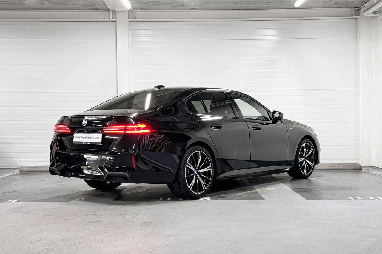 BMW 5-SERIE Sedan 530e | M-Sport Pro | Travel Pack | Innovation pack | Comfort Pack | Driving Assistant Plus | Bowers&Wilkins | Panoramadak | Comfort Access | Trekhaak | Selections