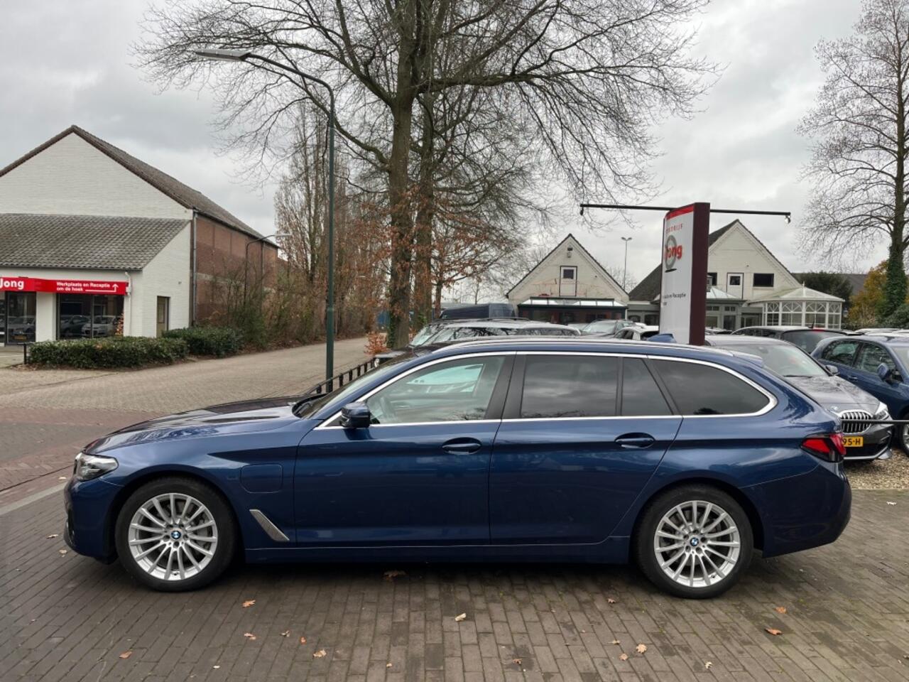 BMW 5-SERIE TOURING 530E HIGH EXECUTIVE / LEDER / CAMERA / CARPLAY / ELEK. TREKHAAK