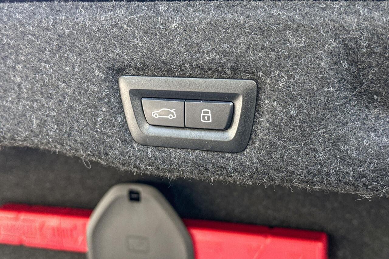 BMW 5-SERIE Sedan 550e xDrive