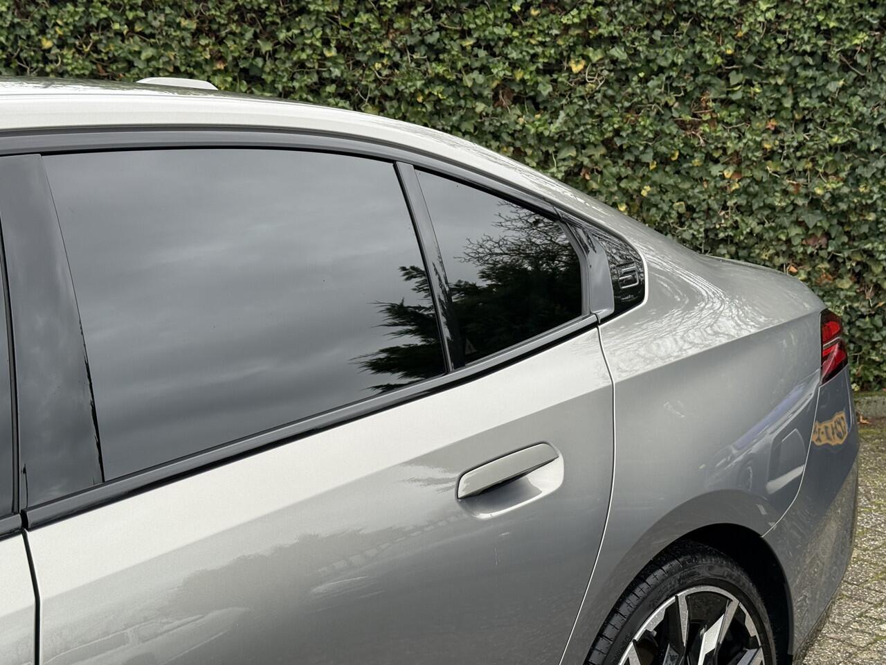 BMW 5-SERIE 530e | M-Sport | 21'' | Harman/Kardon | Elek. Trekhaak | 4x Stoelverw. | Comfort Access