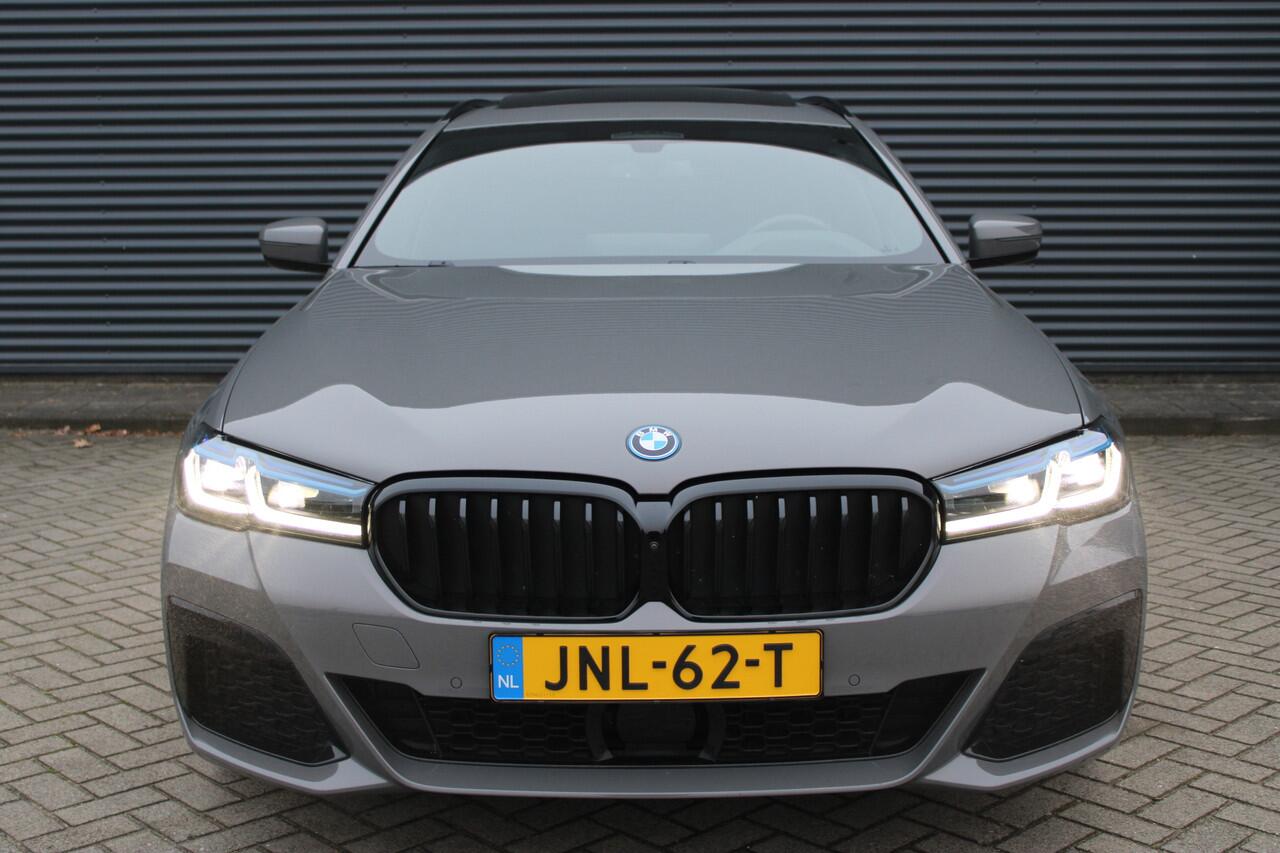 BMW 5-SERIE Touring 530e xDrive M-Sport Active Steering Laser Pano Vol-Leder Head-up