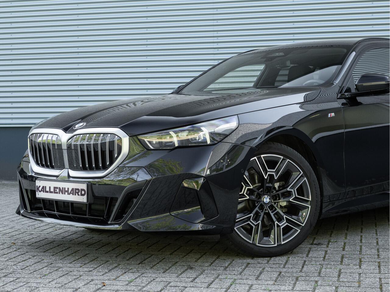 BMW 5-SERIE Touring 520i M-Sport - Driving + Parking Ass Plus - Head-Up - Adaptive LED