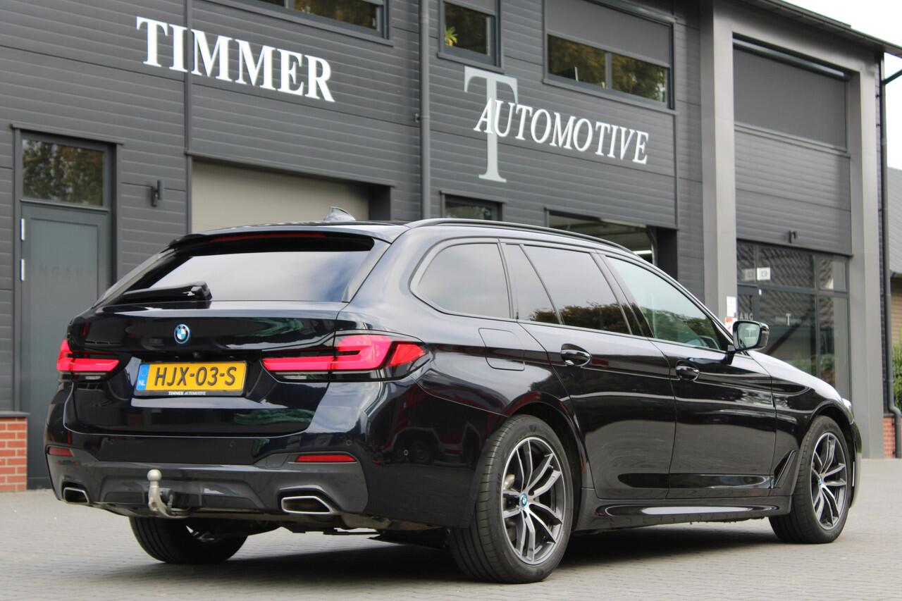 BMW 5-SERIE Touring 530e x-Drive High Executive M-Sport - Dealer onderhouden Laser light - Panoramadak - Trekhaak - Apple Carpay - Head-up display