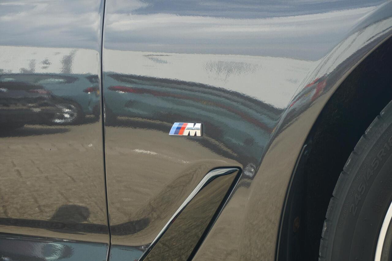 BMW 5-SERIE Sedan 530i M Sportpakket Schuif-/kanteldak / Head-Up Display / HiFi System