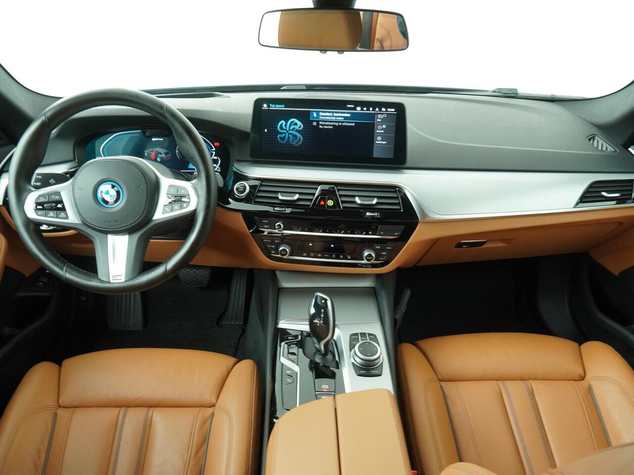 BMW 5-SERIE 530e Touring Business Edition Plus | Head-Up | Driving Assistant Professional | Trekhaak |