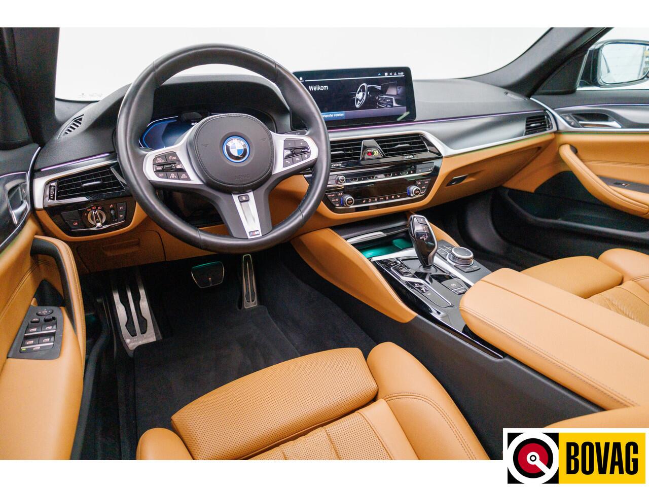 BMW 5-SERIE 545e xDrive High Exec. M-sport Black Edition 394 PK automaat | Open Dak | Trekhaak elec. | 360 Camera, Stoel- en stuurverwarming