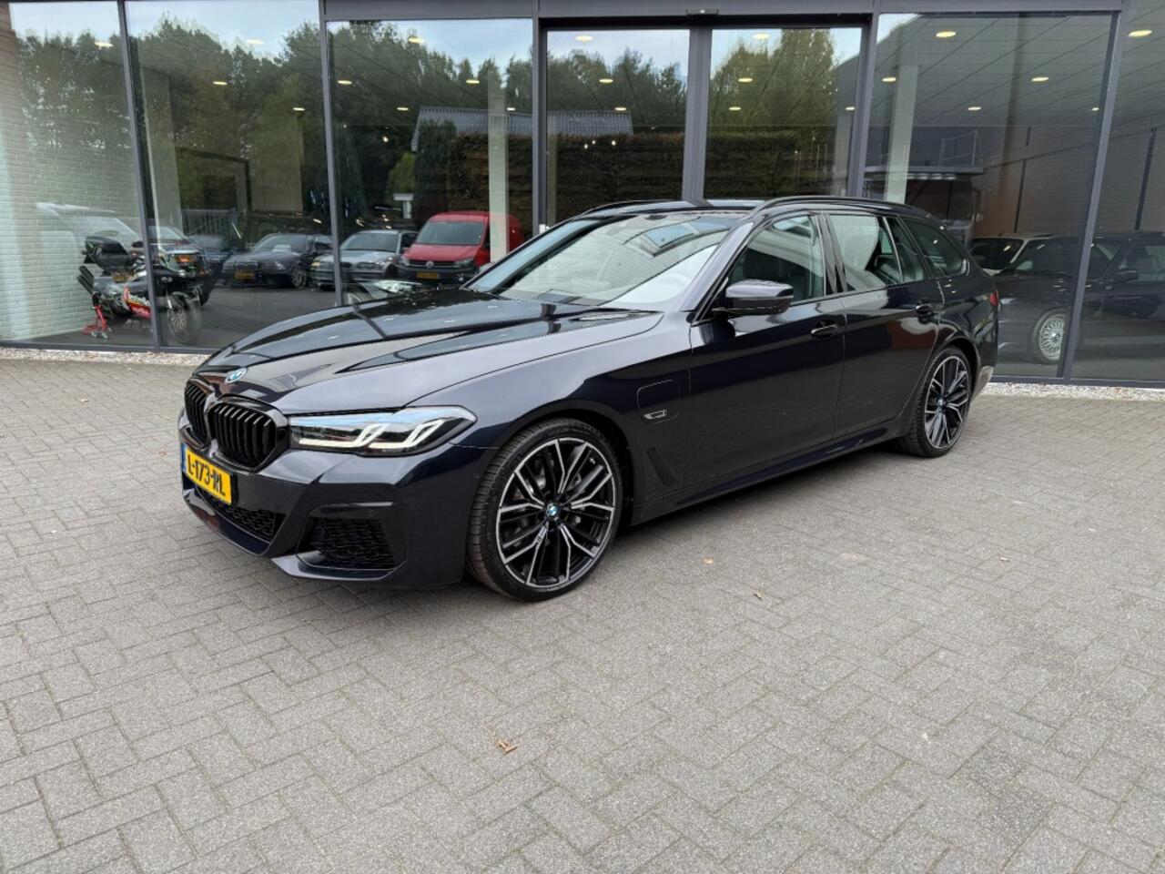 BMW 5-SERIE 530e M-Sport,Laser LED,Sport/Comf. zetels,Memory,Cam 360,Trekhk Elekt.