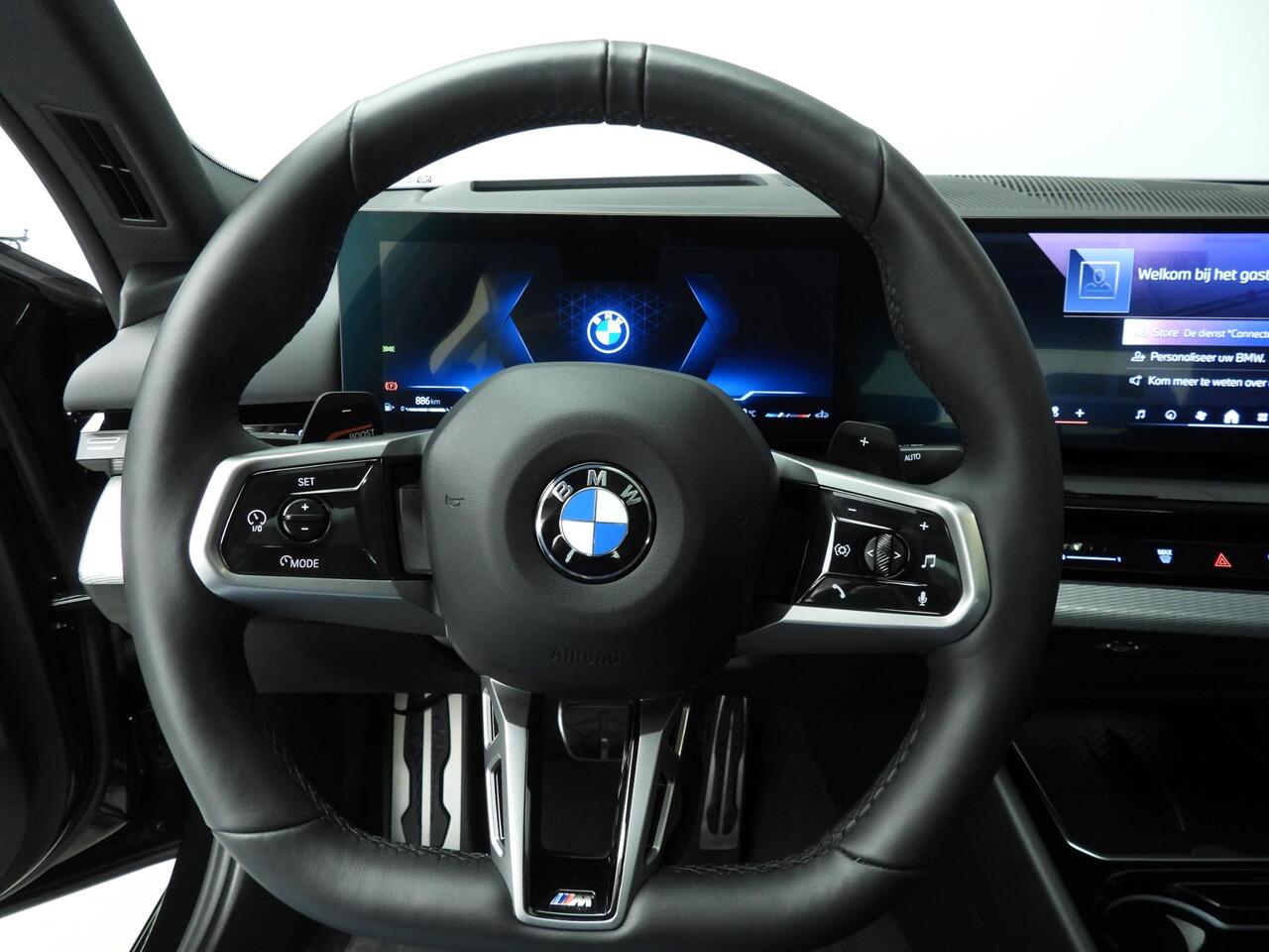 BMW 5-SERIE Sedan 520d | M-Sportpakket | LED | HUD | Active cruise | Comfortzetels | Schuifdak | Trekhaak | DAB | Harman-kardon sound | Alu 20 inch