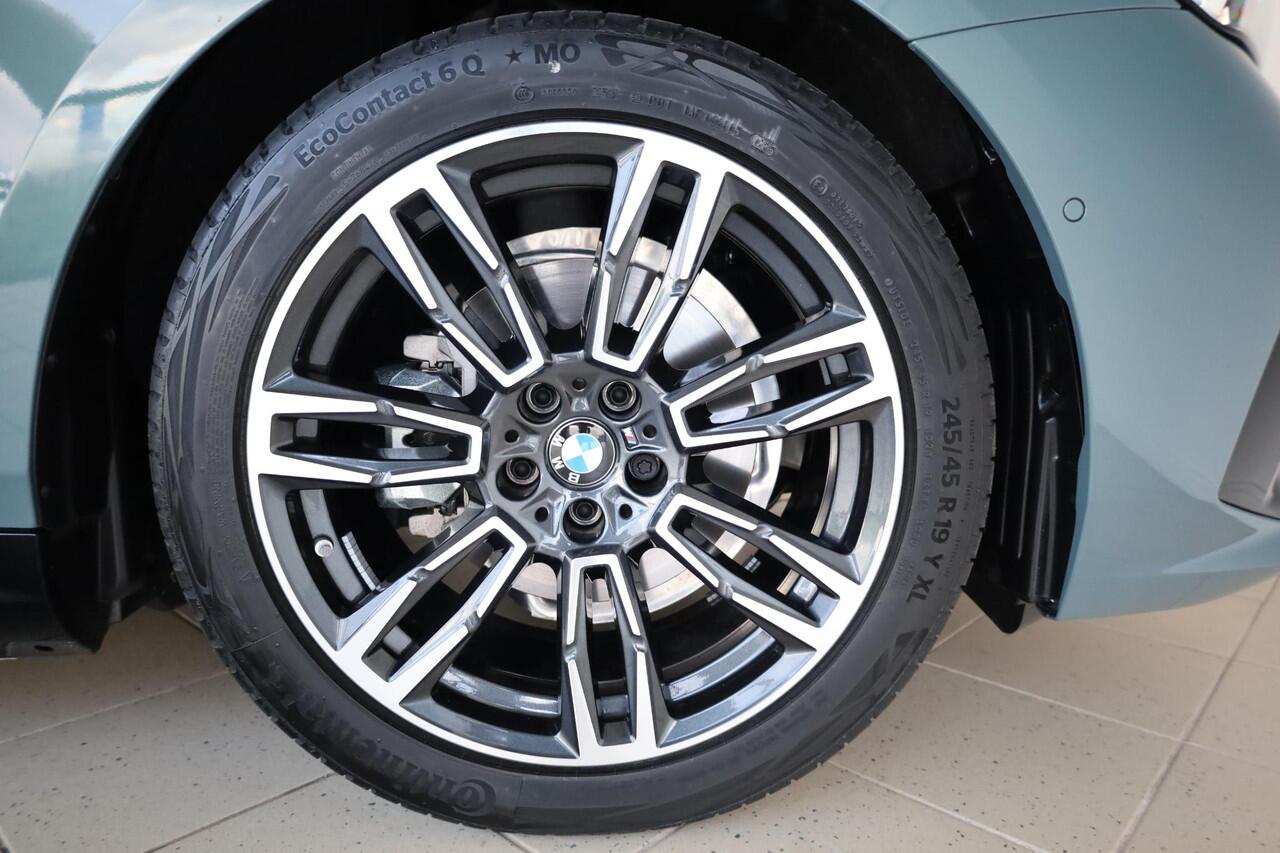 BMW 5-SERIE Touring 530e | M Sport | Panorama Dak | Driving Assistant Plus | Trekhaak