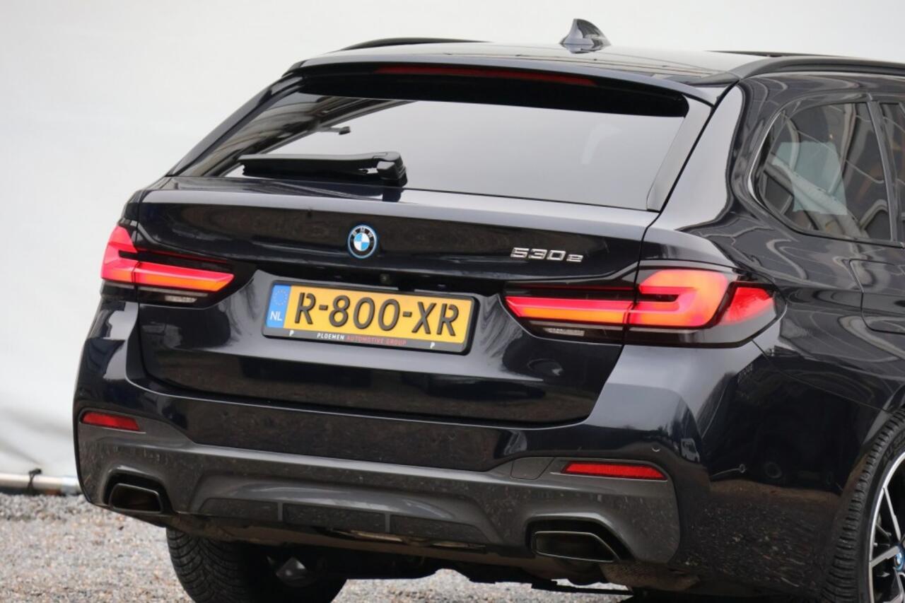 BMW 5-SERIE Touring 530e M-Sport - 292 pk **Pano / Trekh / Head up / Harman Kardon
