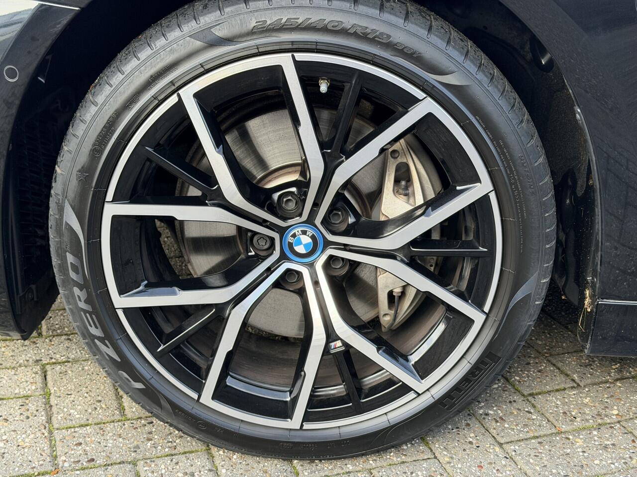 BMW 5-SERIE 545e xDrive M sport 545 Trekhaak | Adapt. Cruise | HiFi | Stuurverw. | Stoelverw.