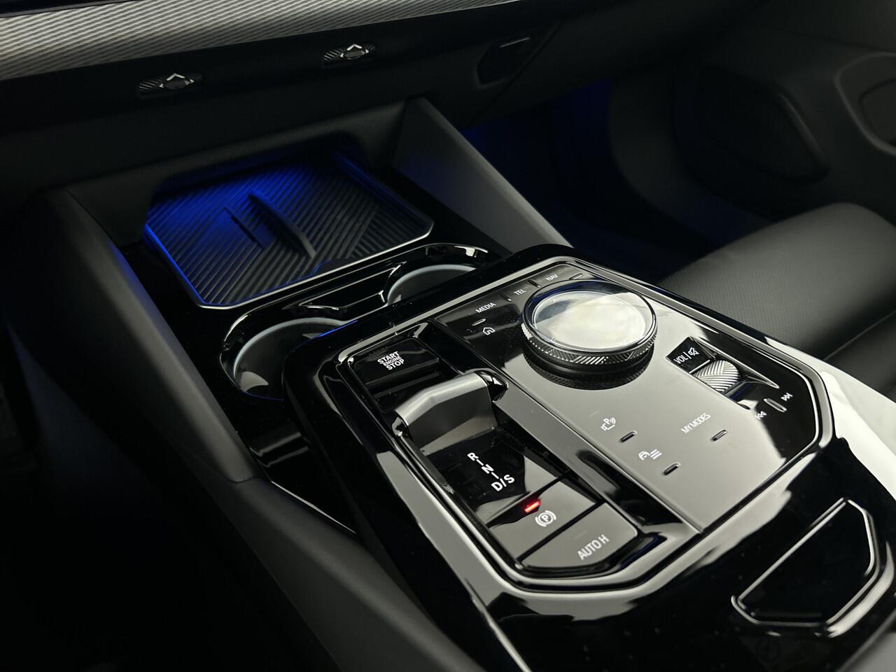 BMW 5-SERIE Touring 530e/M-Sport/Pano/Trekh/Leder/20"/BTW/Ned.Auto