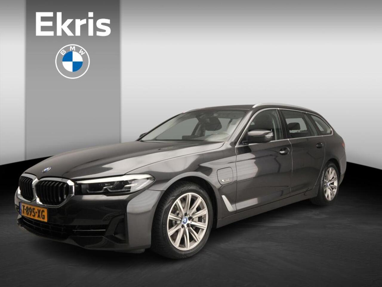 BMW 5-SERIE Touring 530e | LED | Navigatie | Sportstoelen | Chrome line | Stoelverwarming | DAB | Alu 18 inch