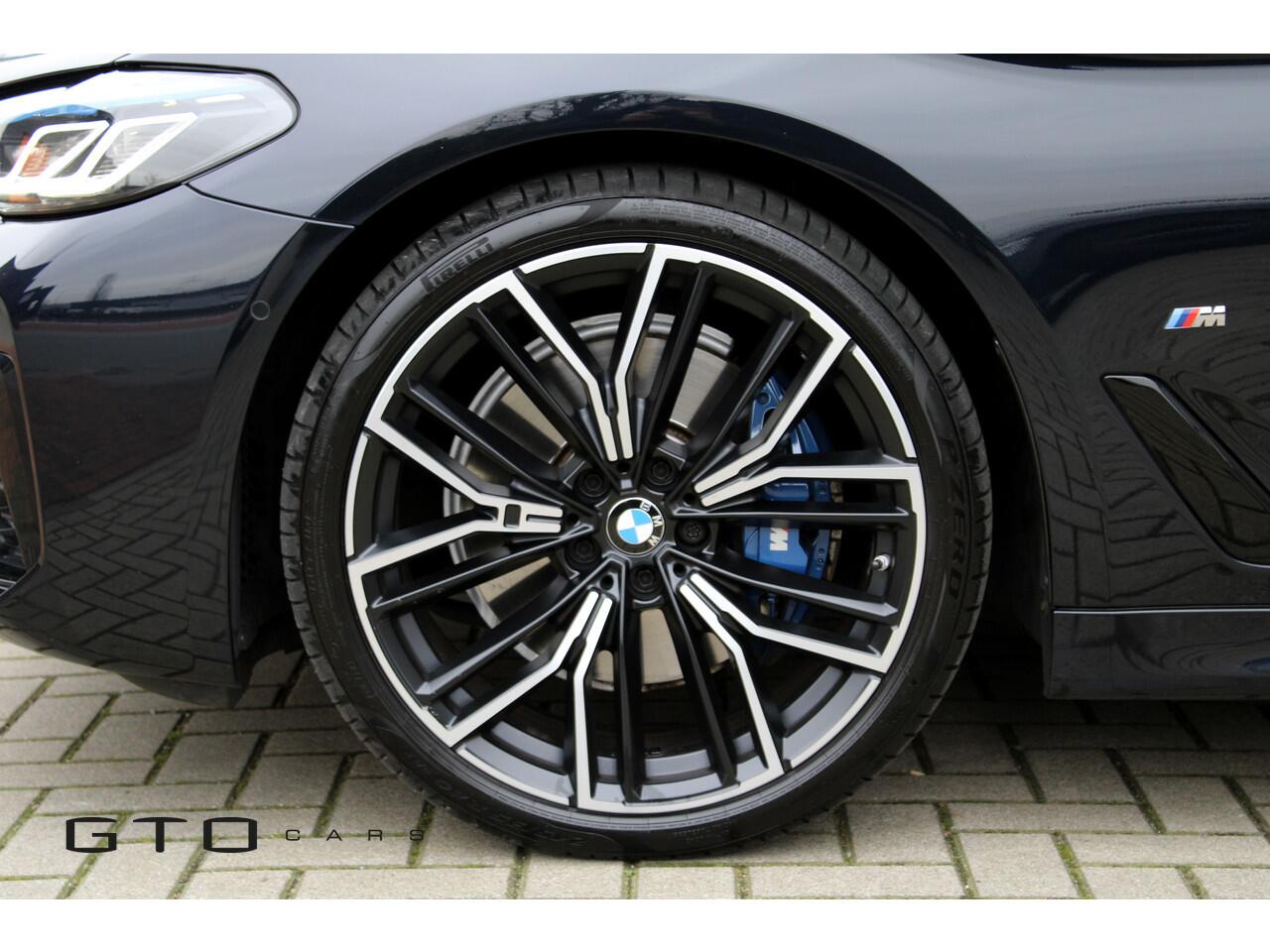 BMW 5-SERIE Touring 530i High Executive M-Sport/BTW/Panorama/Surround/Harman Kardon/Memory/Trekhaak