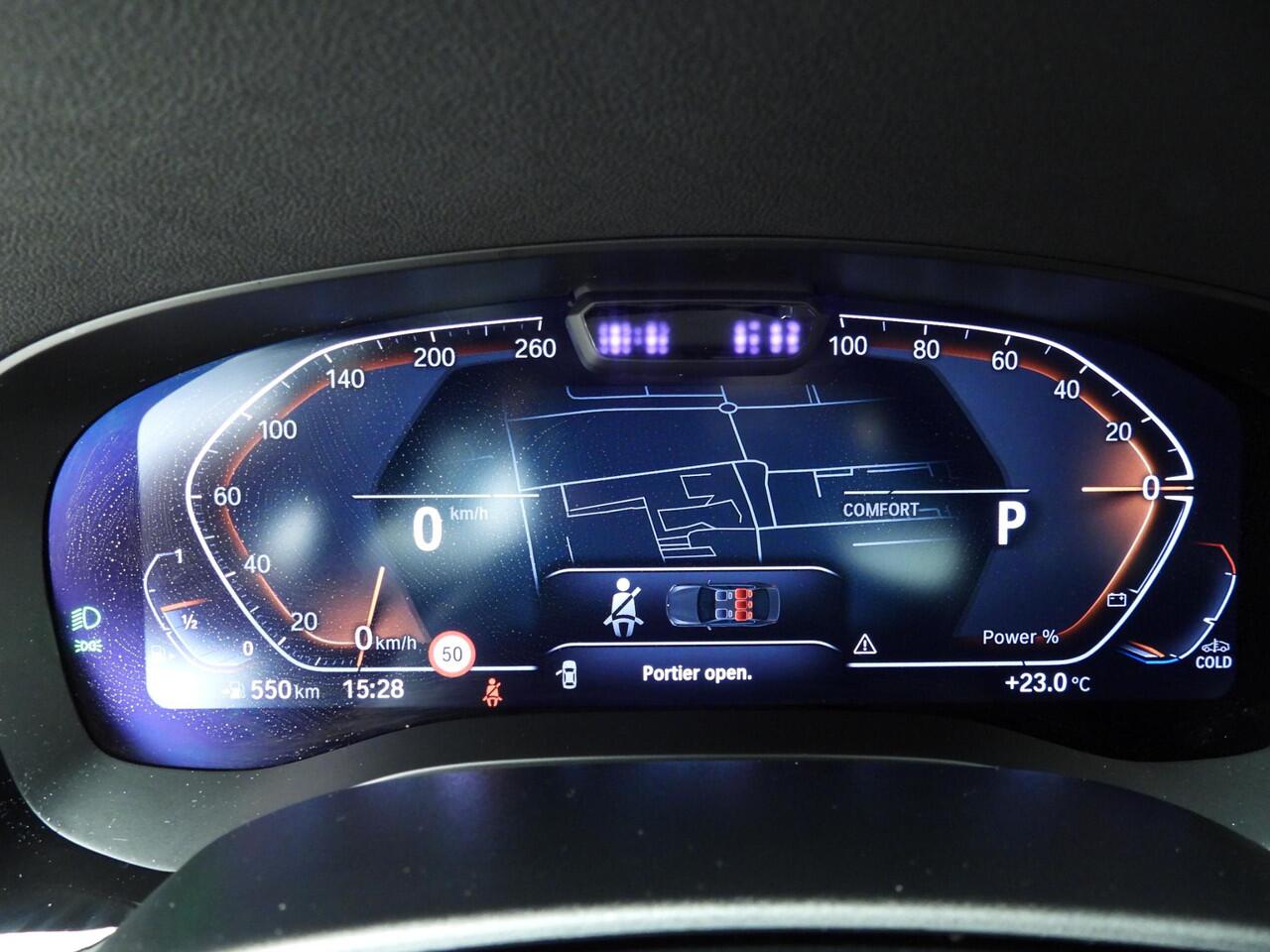 BMW 5-SERIE Sedan 520i | Laserlicht | Leder | Navigatie | Trekhaak | Active cruise | Comfortzetels | Stoelverwarming | DAB | Alu 18 inch