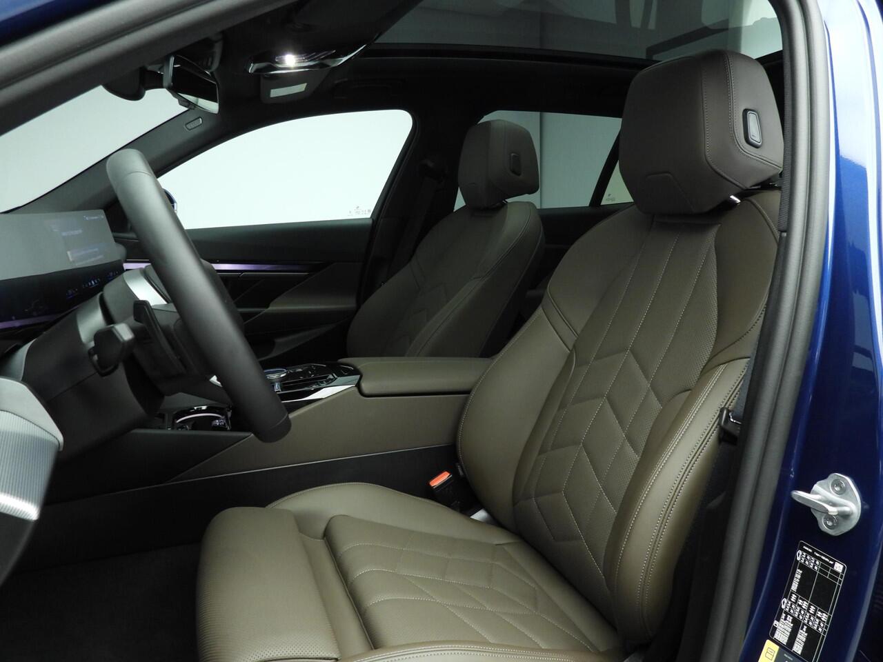 BMW 5-SERIE Touring 530e | M-Sportpakket | LED | Navigatie | Active cruise | Trekhaak | Schuifdak | DAB | HArman-kardon sound | Alu 19 inch