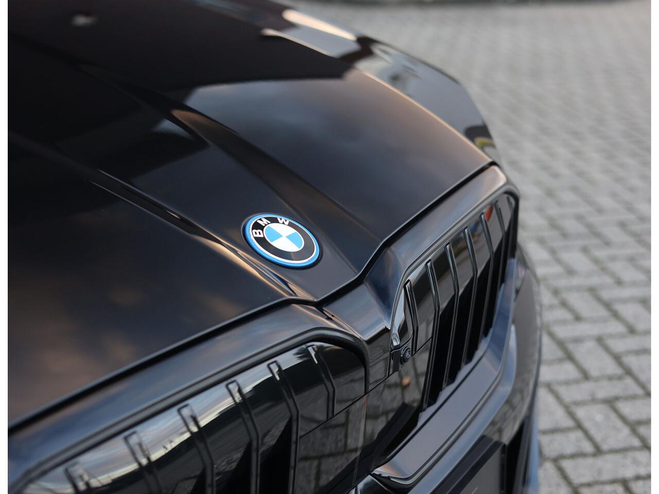 BMW 5-SERIE Touring 550e xDrive | M Sport Pro - Trekhaak - M Adaptive