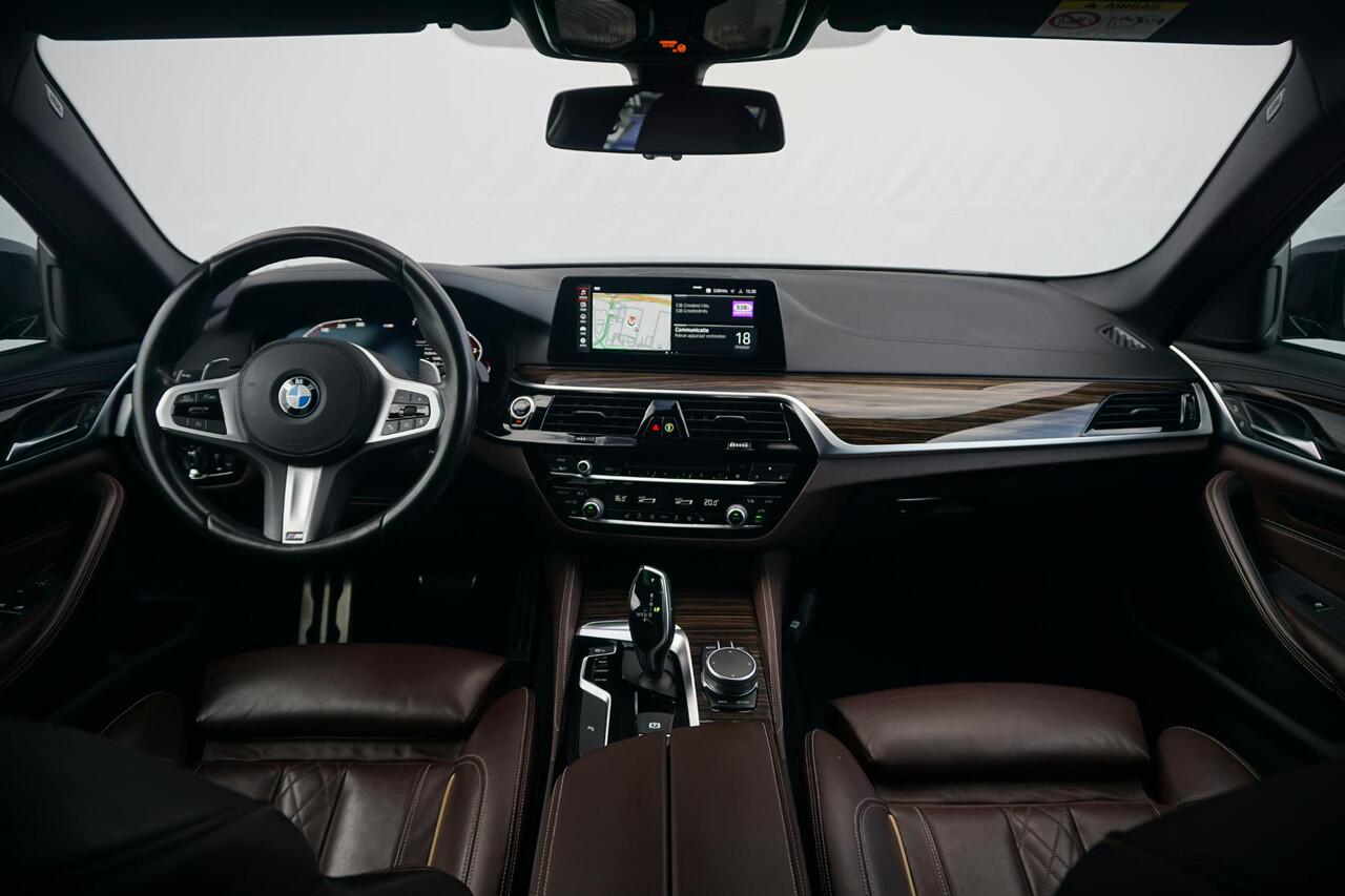 BMW 5-SERIE Touring 530i High Executive Edition | M Sport / Elektrisch panorama-dak / Comfortstoelen / Head-up / HIFI / Comfort Access / Dodehoek detectie