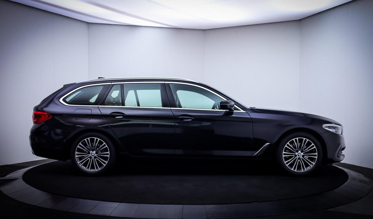 BMW 5-SERIE Touring 520iA High Executive Edition FULL LED | DIGIDASH | MEMORY | LEDER DAKOTA | NAVI | STOELVERW | ELEK KLEP | LMV 18''