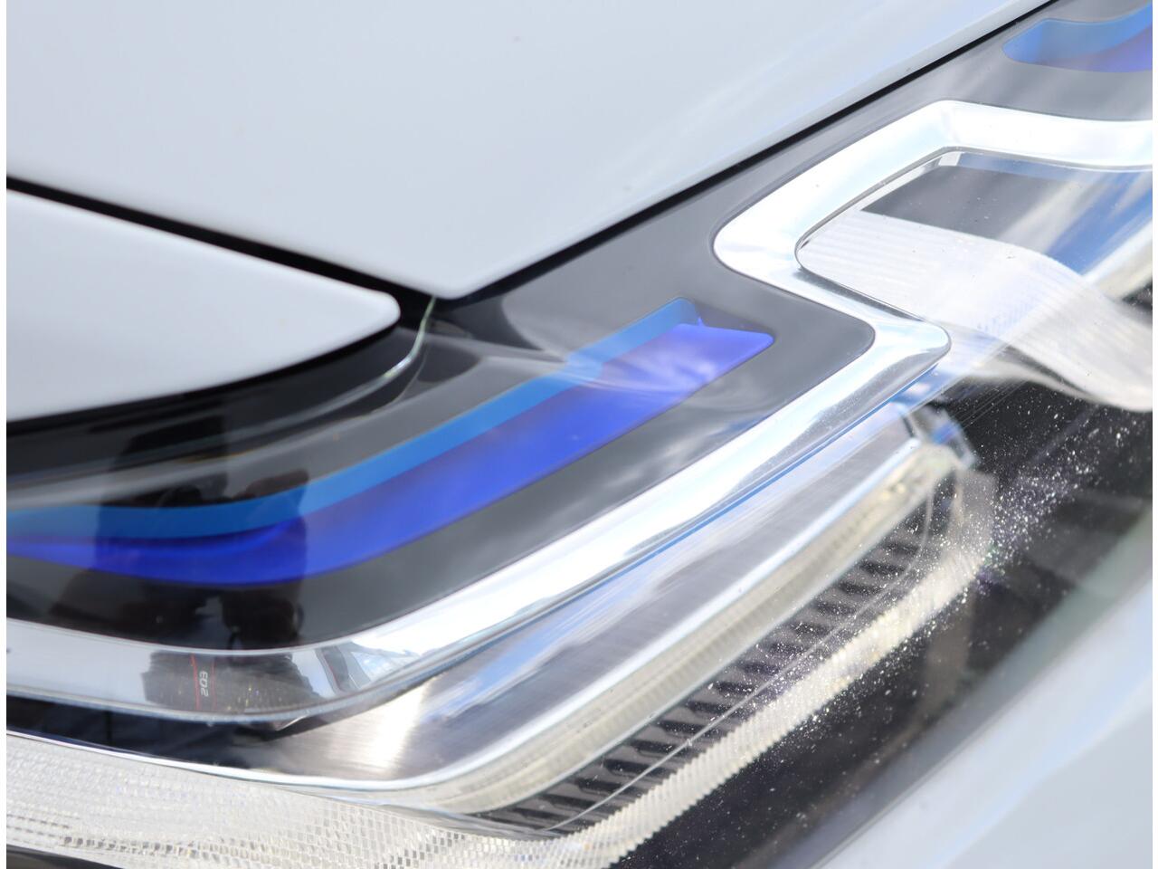 BMW 5-SERIE 545e xDrive | H&K | Head-up | Parkeercamera | M-sport | Leder