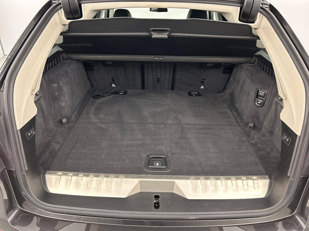 BMW 5-SERIE Touring 530e M-sport Pano-dak/Leder/Adapt.Cruise/EL.Trekhaak