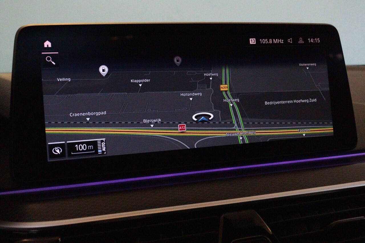 BMW 5-SERIE Touring 530e Business Edition Plus | NAVI | CAMERA + PDC | SCHUIF/KANTELDAK | HARMAN/KARDON AUDIO | TREKHAAK INKL |