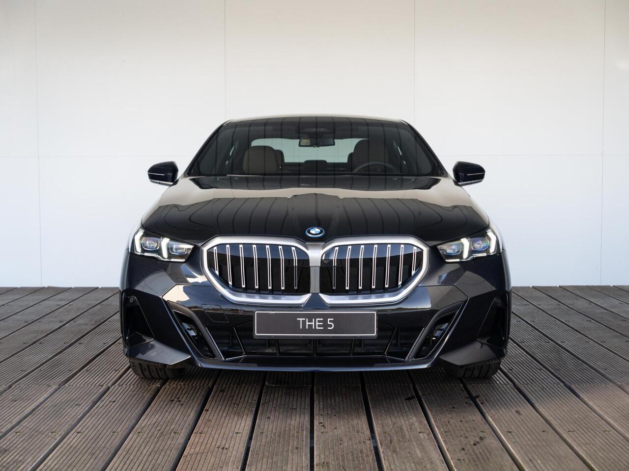 BMW 5-SERIE 530e Sedan | M Sport Edition | M Sportpakket | Innovation Pack | Travel Pack | Comfort Pack