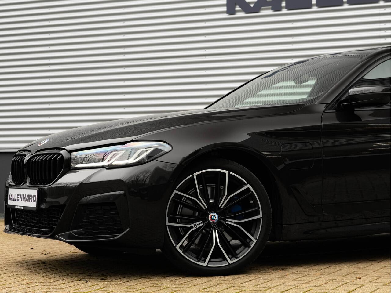 BMW 5-SERIE 530e M-Sport - Individual ''Crystal Casserit Black'' - Dak - Head-Up