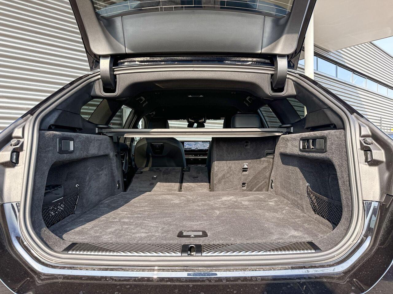 BMW 5-SERIE Touring 530e M Sportpakket Pro / Innovation Pack / Travel Pack / Comfort Pack