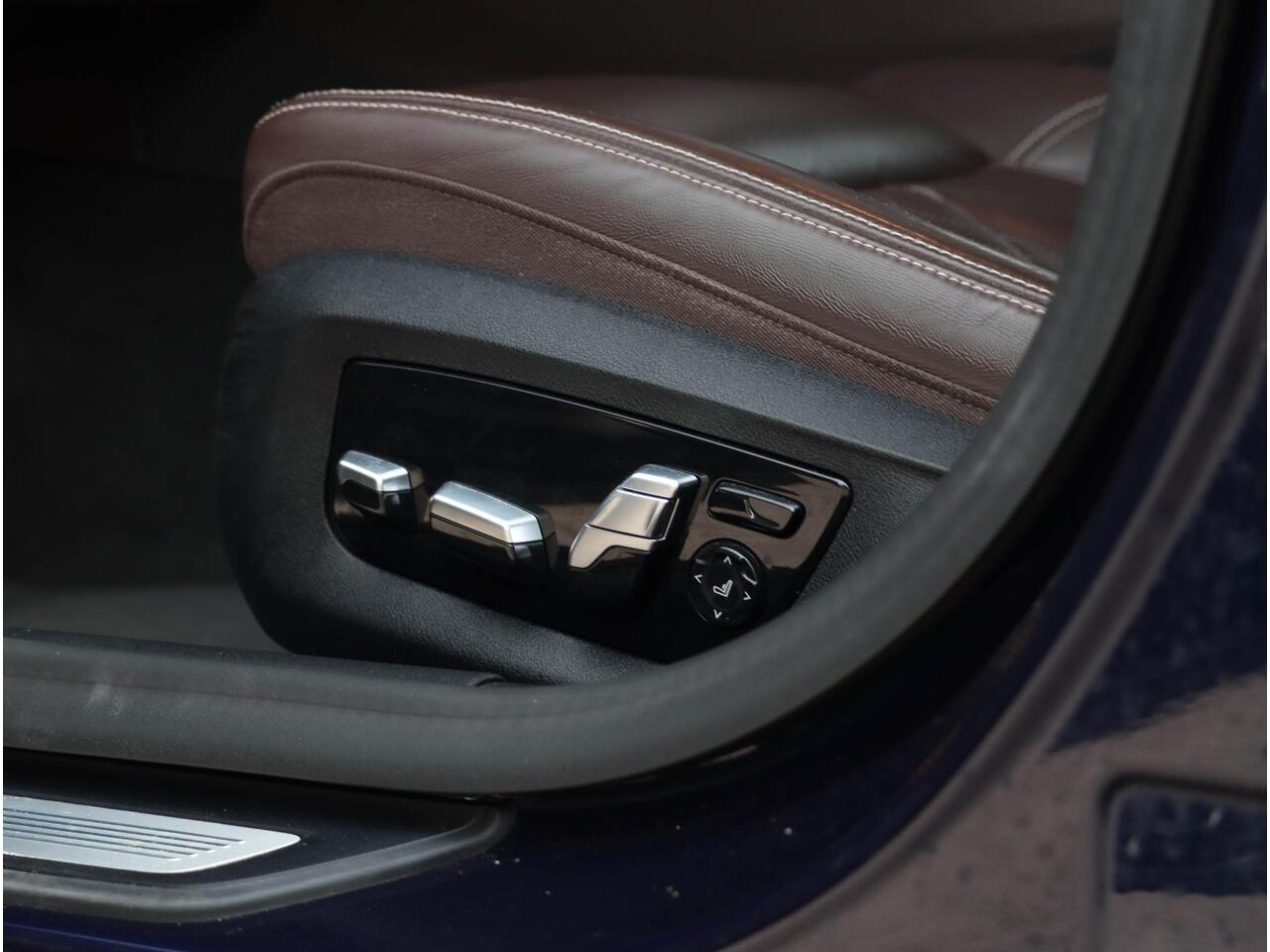 BMW 5-SERIE Touring 530e High Exec M Sport Individual Panodak Harman Kardon ACC Trekhaak