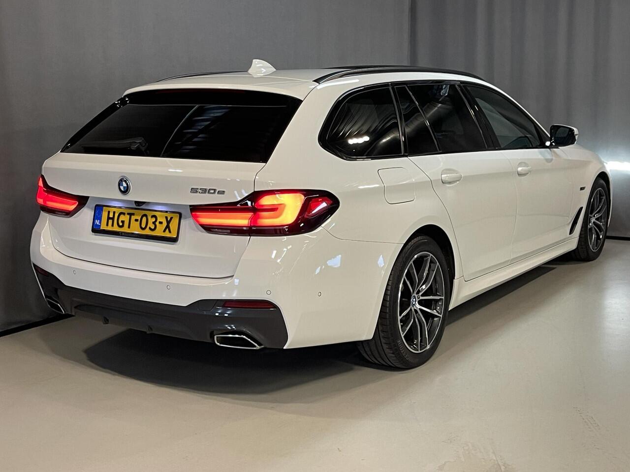 BMW 5-SERIE Touring 530e High Executive M Sport 18"/Panoramadak/Laser LED/Adaptief onderstel/Head-up/Keyless/Stoelverwarming/Adaptieve cruise/Dodehoek/Camera/Apple Carplay & Android Auto/HiFi