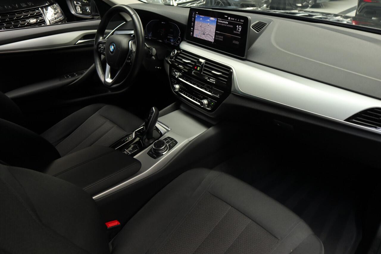 BMW 5-SERIE Touring 520e Navi Climate Elektr. achterklep PDC Virtual DAB Elektr. verstelbare stoelen Stoelverwarming Cruise LM velgen BTW auto