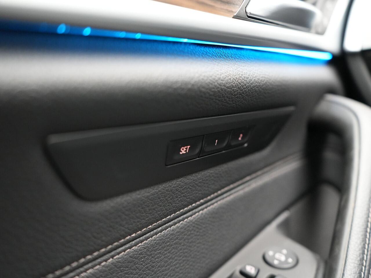 BMW 5-SERIE Touring 530e Luxury Line Plug In Hybrid 294pk Dealer O.H PHEV | Trekhaak Af Fabriek | Panodak | Camera | Lederen Sportstoelen Memory & Verwarmd | Apple Carplay | Cruise Control | Navigatie | Virtual | DAB |