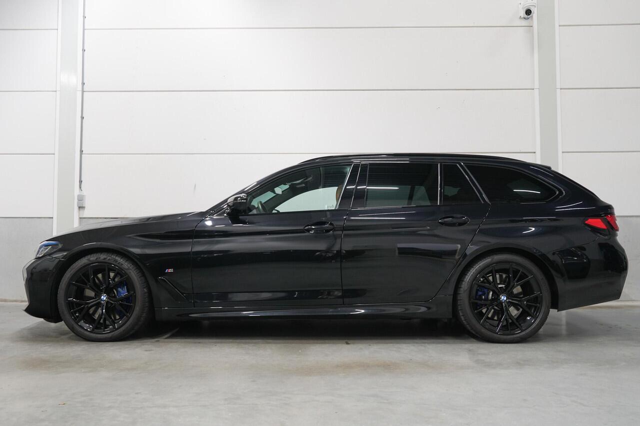 BMW 5-SERIE Touring 540i xDrive M-Sport | Panoramadak | CoPilot | Head Up
