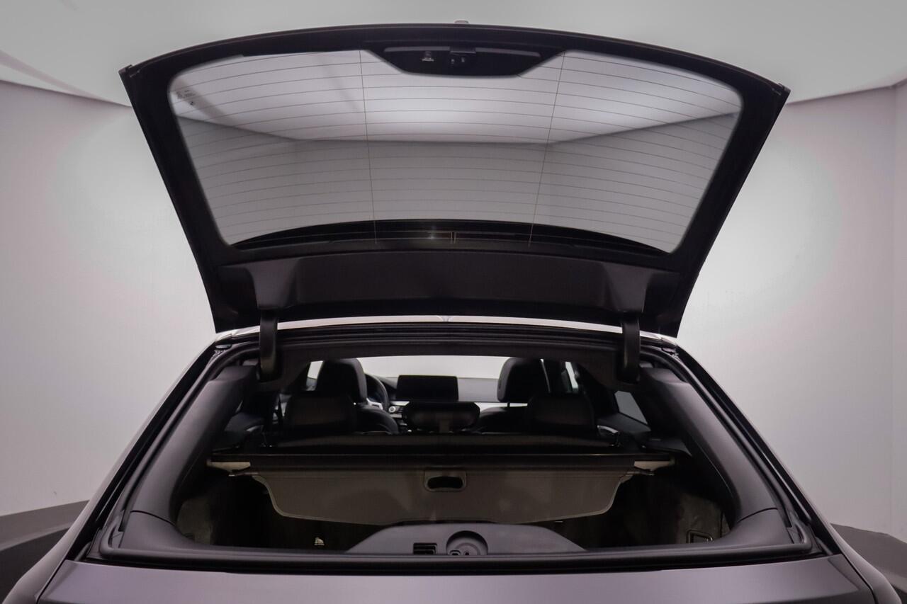 BMW 5-SERIE Touring 530e HIGH EXECUTIVE PANO | LEDER | CAMERA | CARPLAY | STOELVERW | ELEK KLEP | FULL LED | LMV 18''