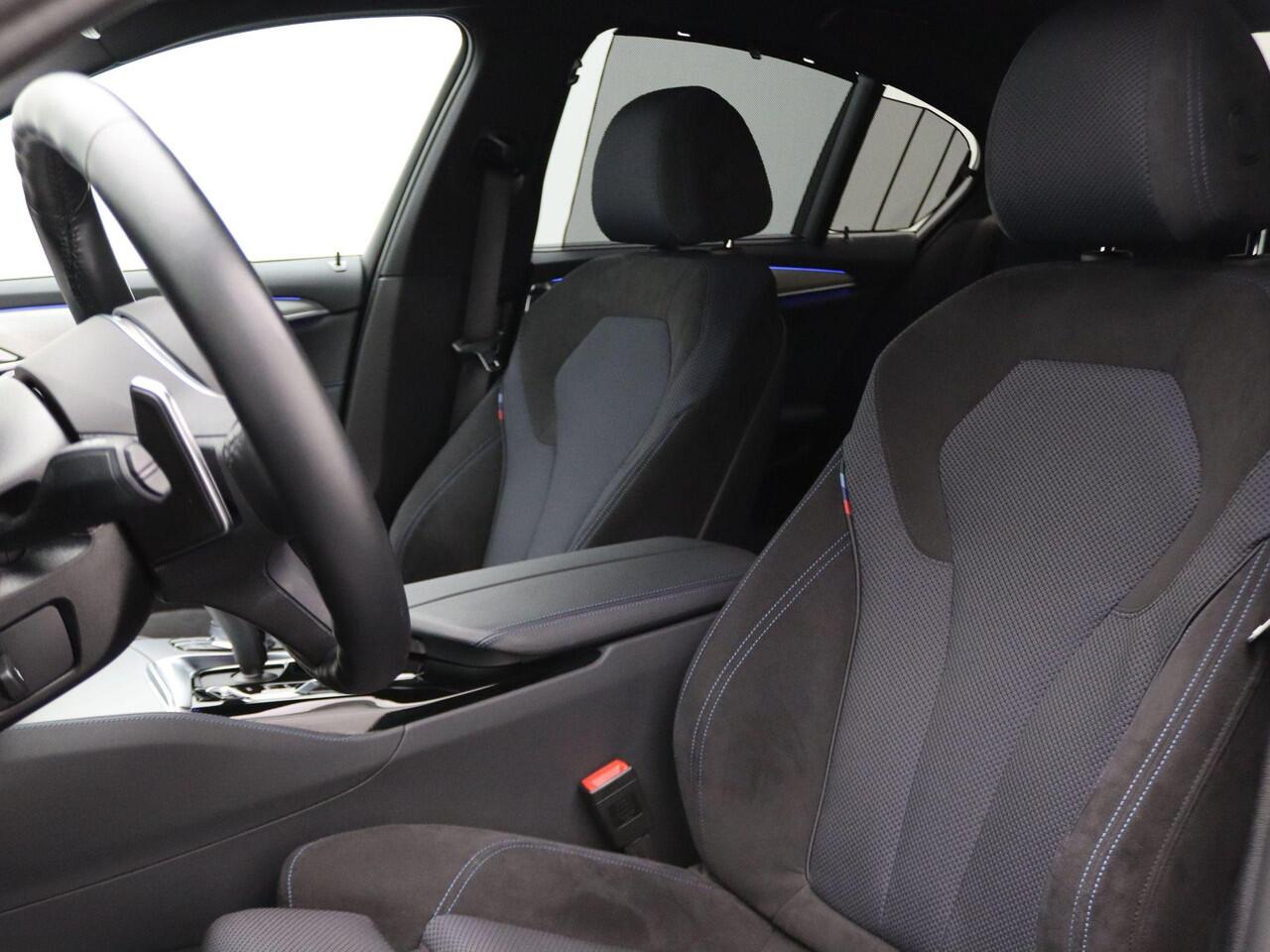 BMW 5-SERIE Sedan 540i M Sportpakket | Laserlicht | Head-Up Display | Harman Kardon | Elek. Stoelen met Geheugen | 20"