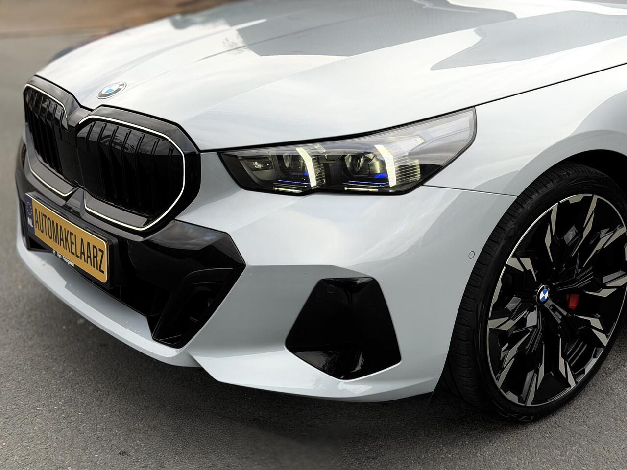 BMW 5-SERIE Touring 520i M Sport Pro Brooklyn 21" H&K PANO LASER