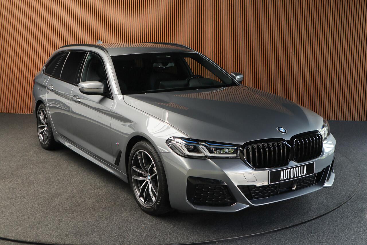 BMW 5-SERIE Touring 520i M-Sport HUD Matrix DAP ACC Leer PDC Elektr. uitklapbaar trekhaak Elektr. bedienbaar achterklep Navi Camera Climate (3-zone) Memory seats PDC Zwarte binnenhemel LM velgen BTW auto