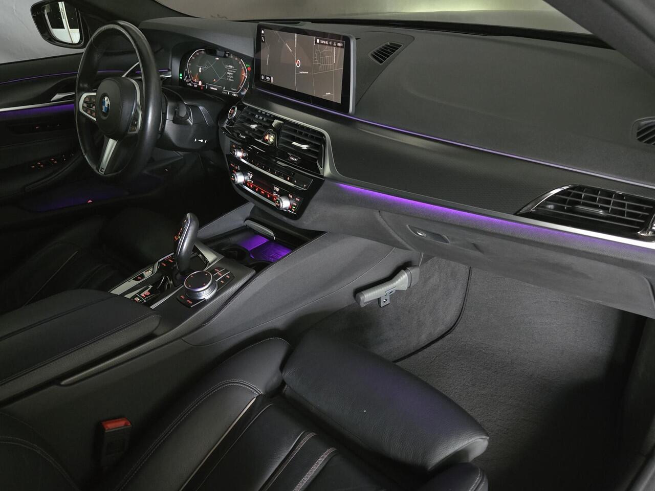 BMW 5-SERIE Touring 530i xDrive M SPORT | PANORAMA | 360 CAMERA | KEYLESS | LASER | COMFORTSEATS | ADAPTIVE ONDERSTEL |