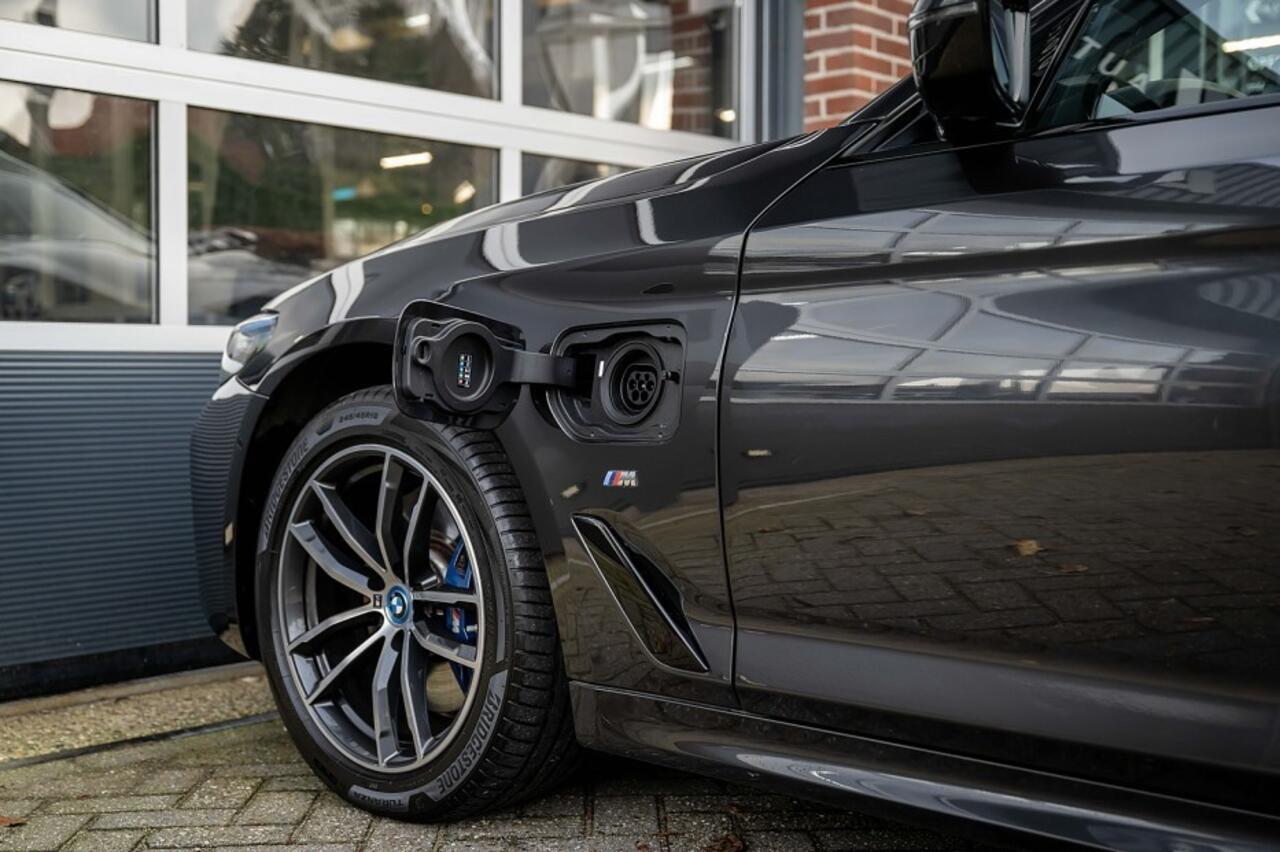 BMW 5-SERIE 530 530e High Executive | NAP | M-Sport | Shadow | Laser | Leder | Hifi-audio | Memory | Stoelventilatie | Elek. stoel | 18' inch |